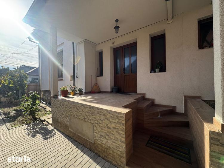 Casă cu 4 camere cu Teren 252 Mp în Sub Arini
