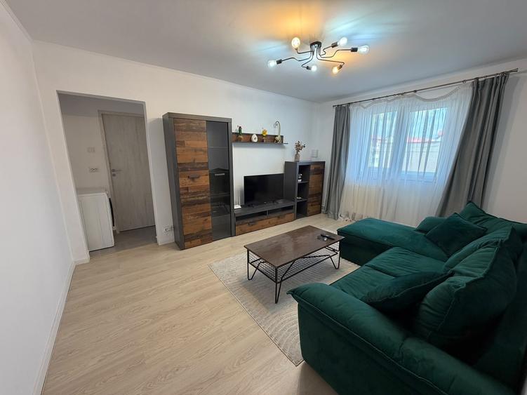 Apartament cu 2 camere semidecomandat, mobilat în Mihai Viteazul