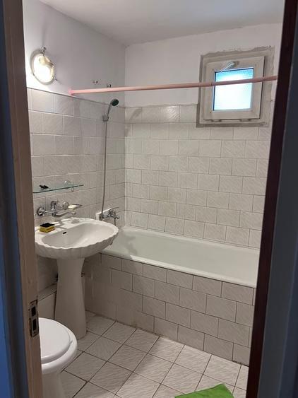 Apartament cu 4 camere decomandat în Pantelimon