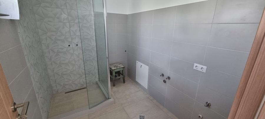 Casă individuală cu 3 camere cu Teren 50 Mp în Central