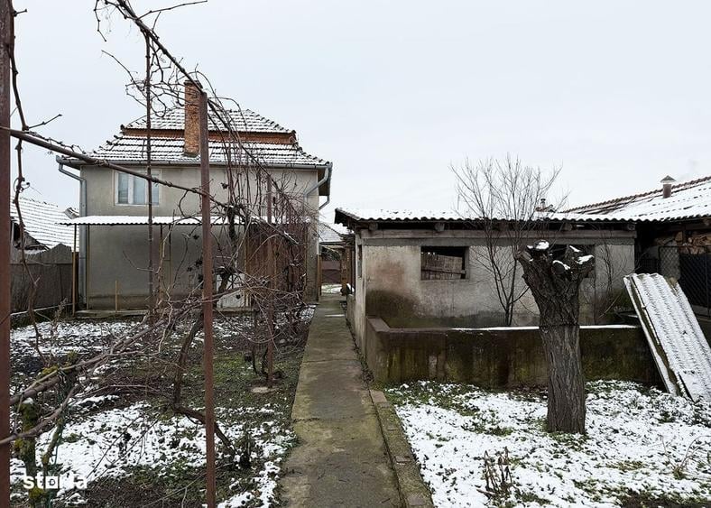 Casă cu 4 camere în Urvind