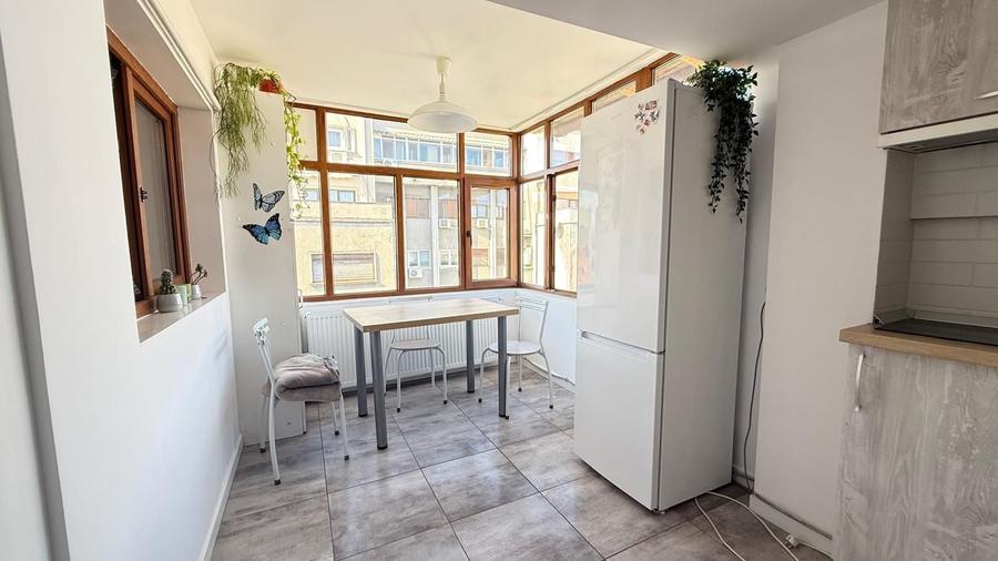 Apartament cu 3 camere decomandat, mobilat în Grădina Icoanei