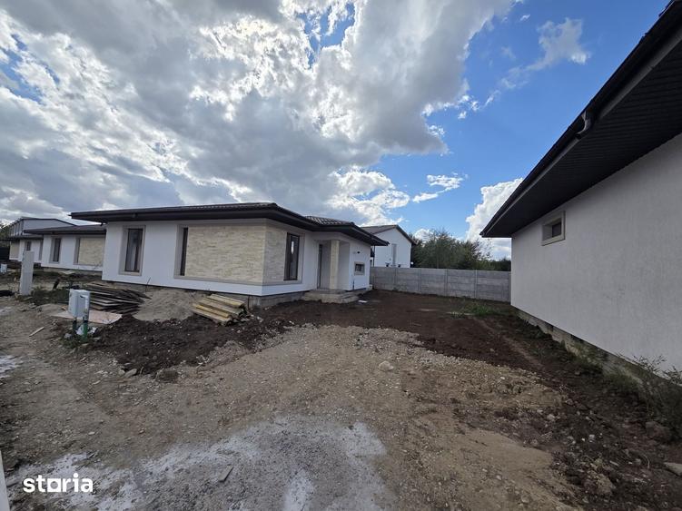 Casă cu 4 camere cu Teren 500 Mp în Ghencea