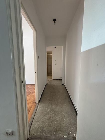 Apartament cu 3 camere semidecomandat în Hipodrom 2