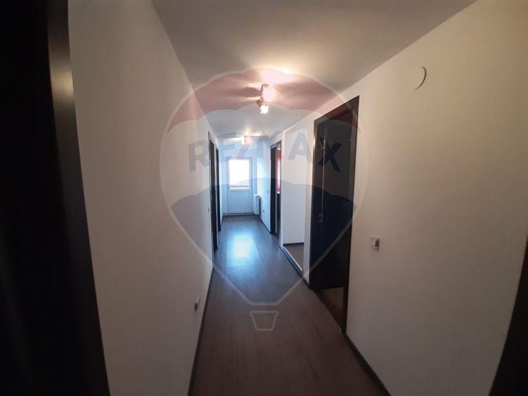 Casă individuală cu 7 camere cu Teren 3580 Mp în Tohănița