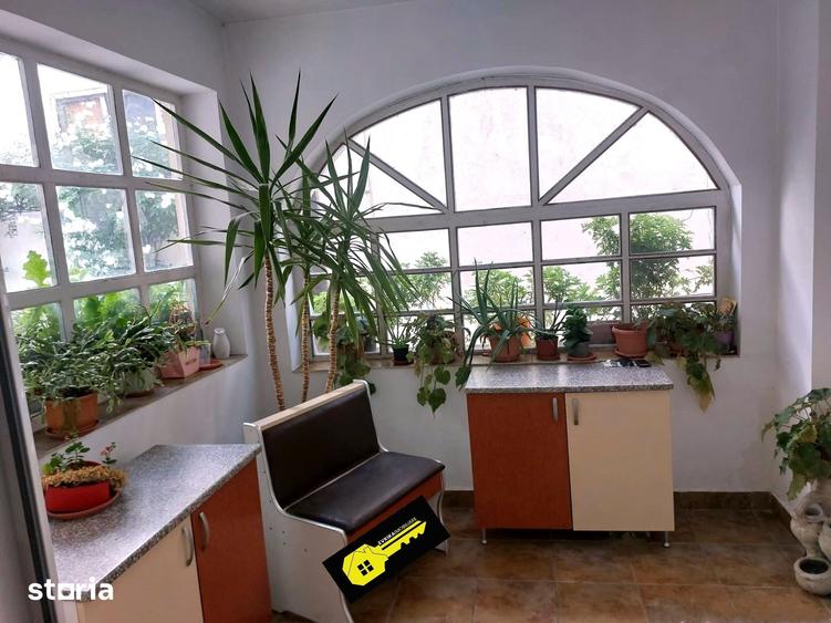 Casă cu Teren 646 Mp în Rogerius