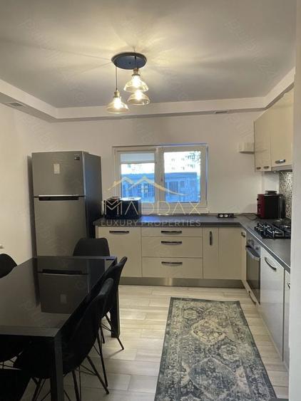 Apartament cu 3 camere decomandat în Sebastian
