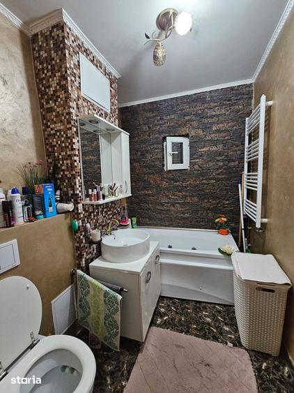 Apartament cu 2 camere decomandat în Calea București
