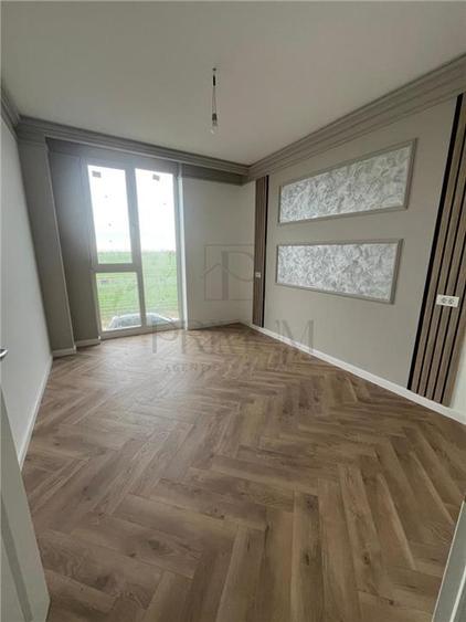 Apartament cu 3 camere decomandat în Torontalului