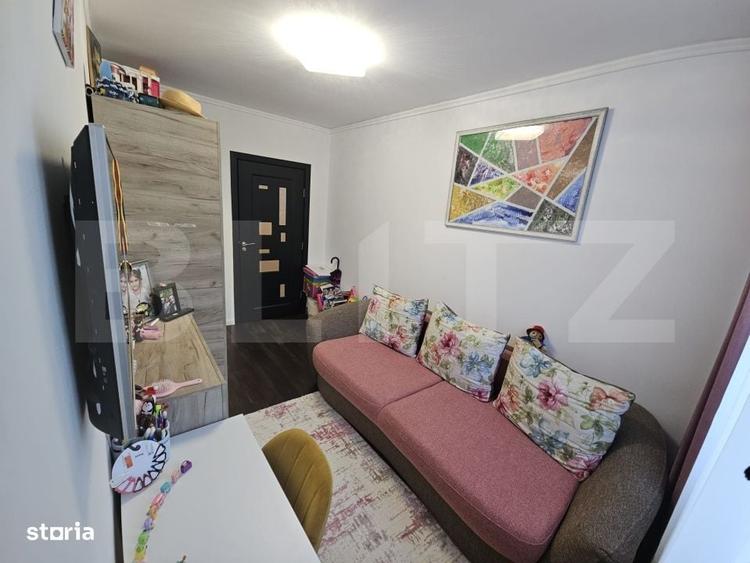 Apartament cu 3 camere decomandat în Podu Roș