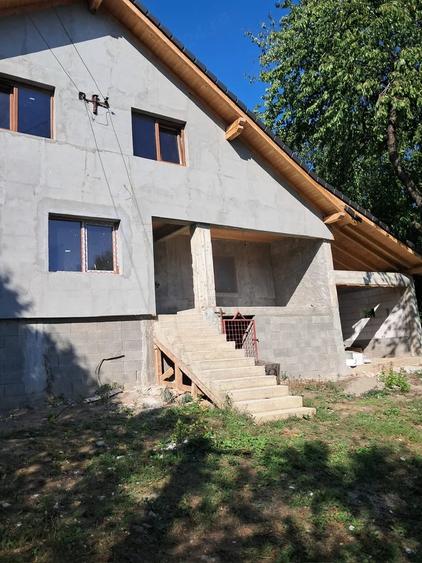 Casă cu Teren 1000 Mp în Veseud (Slimnic)