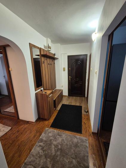 Apartament cu 3 camere decomandat în Mărășești