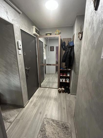 Apartament cu 3 camere decomandat, mobilat în Dacia