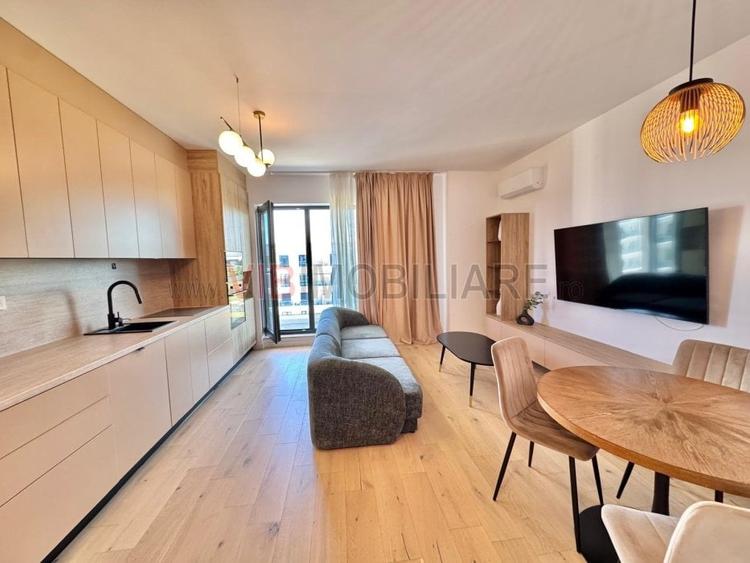 Apartament cu 3 camere decomandat în Băneasa