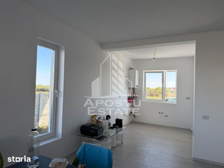 Casă cu 4 camere cu Teren 252 Mp în Remetea Mare