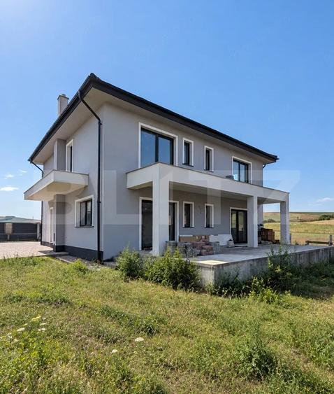 Casă cu Teren 490 Mp în Jucu