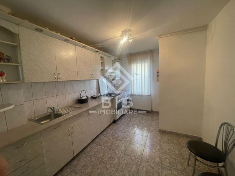 Apartament cu 3 camere decomandat în Sud