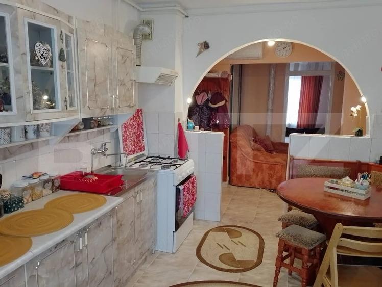 Apartament cu 3 camere decomandat în Central