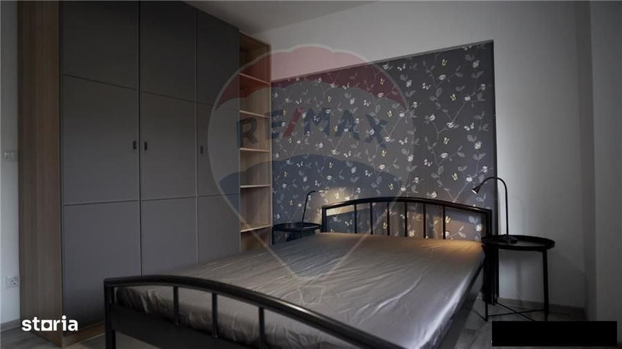 Apartament cu 3 camere semidecomandat în Central
