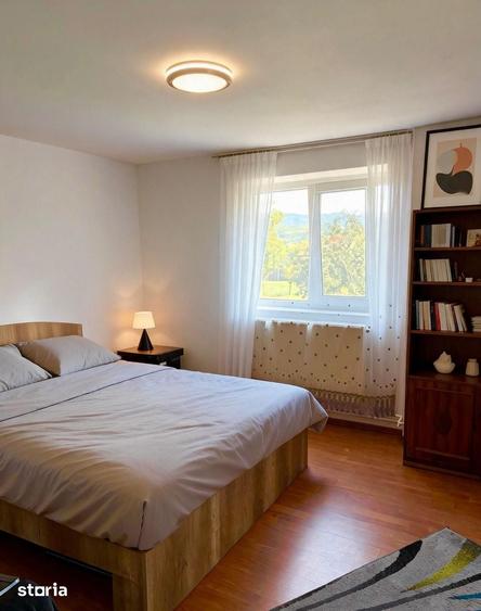 Casă cu 7 camere cu Teren 1150 Mp în Central