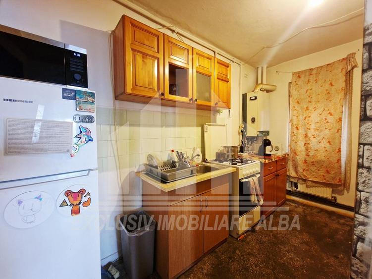 Apartament cu 3 camere decomandat, mobilat în Cetate