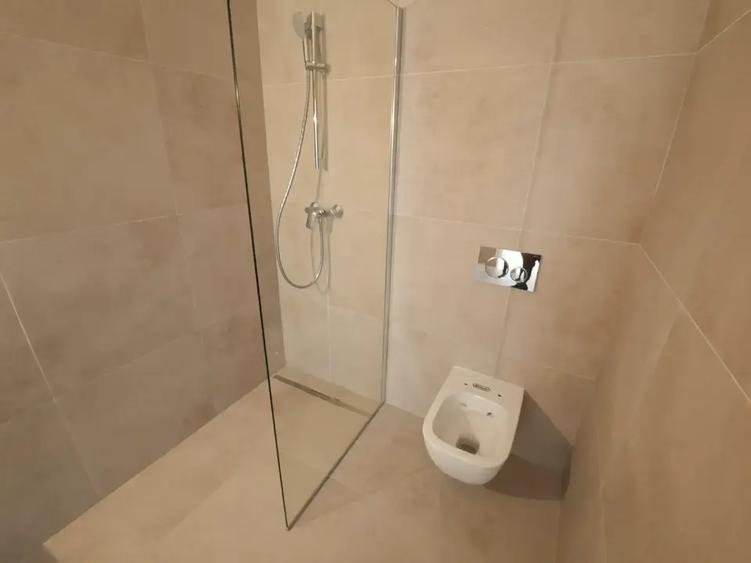 Penthouse cu 3 camere decomandat în Theodor Pallady