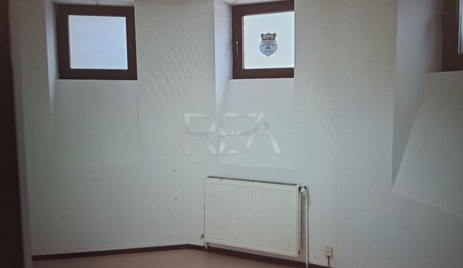 Apartament cu 4 camere decomandat în Cotroceni