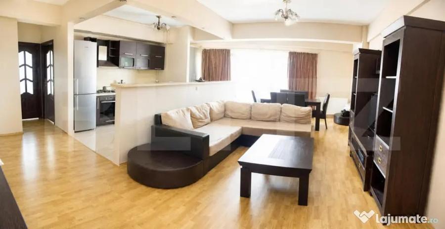 Apartament cu 3 camere semidecomandat în Independenței