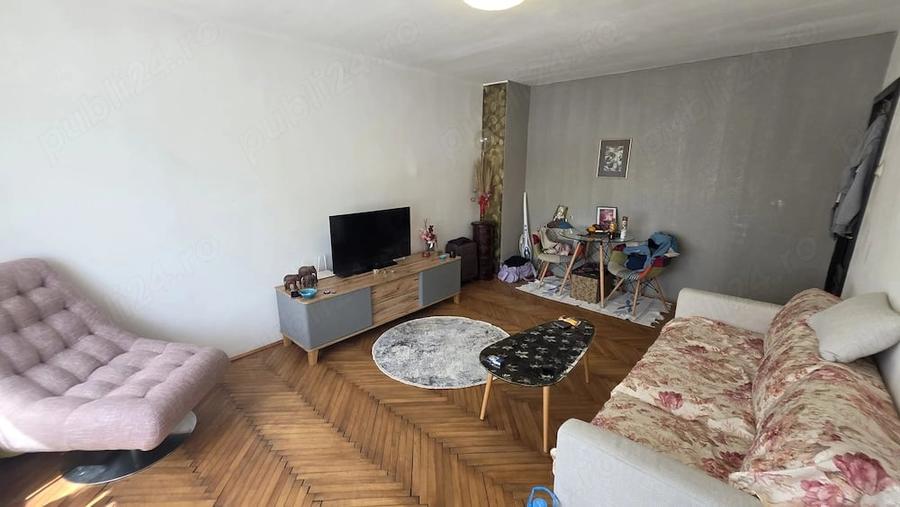 Apartament cu 2 camere decomandat în Far