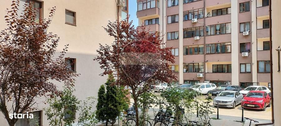 Garsonieră decomandată în Roșu