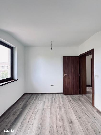 Casă cu 5 camere decomandat cu Teren 400 Mp în Chișoda