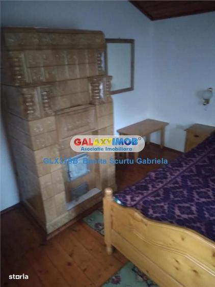 Casă cu 4 camere cu Teren 730 Mp în Izvoarele