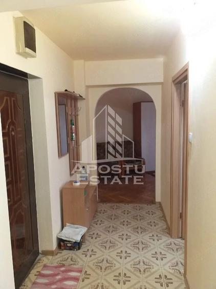 Apartament cu 2 camere decomandat, mobilat în Aradului