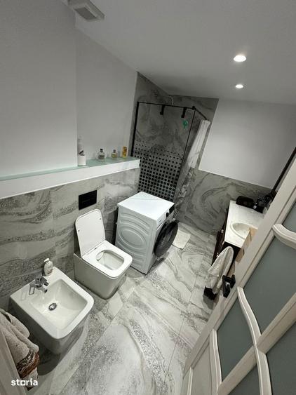 Vand apartament cu 3 camere decomadat ultracentral - 1
