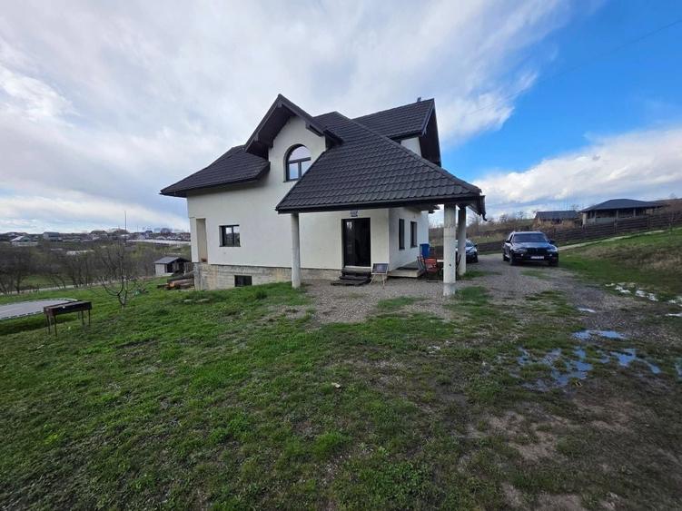 Casă cu 4 camere în Fălticeni