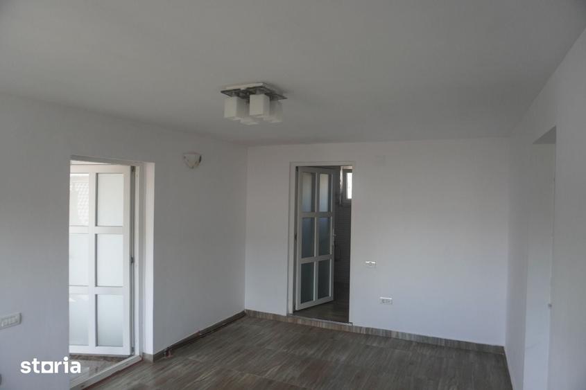 Casă cu 8 camere cu Teren 380 Mp în Snagov