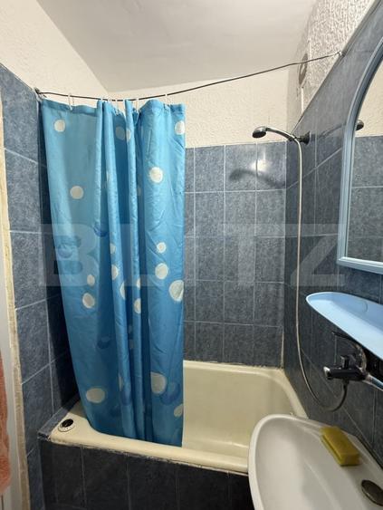 Apartament cu 2 camere semidecomandat, mobilat în Micro 14