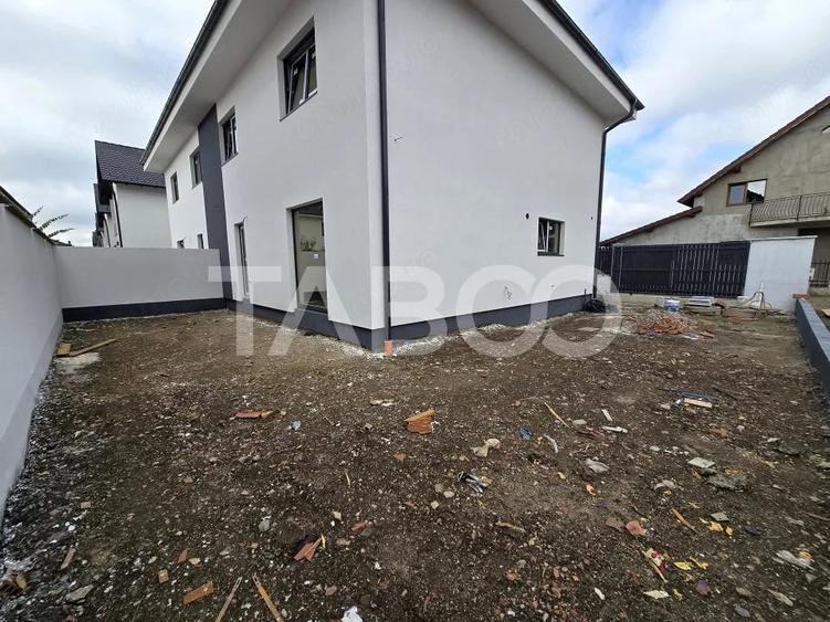 Casă cu Teren 215 Mp în Central
