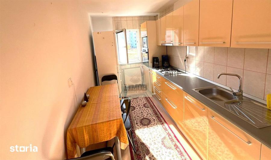 Apartament cu 3 camere decomandat, mobilat în Sub Arini