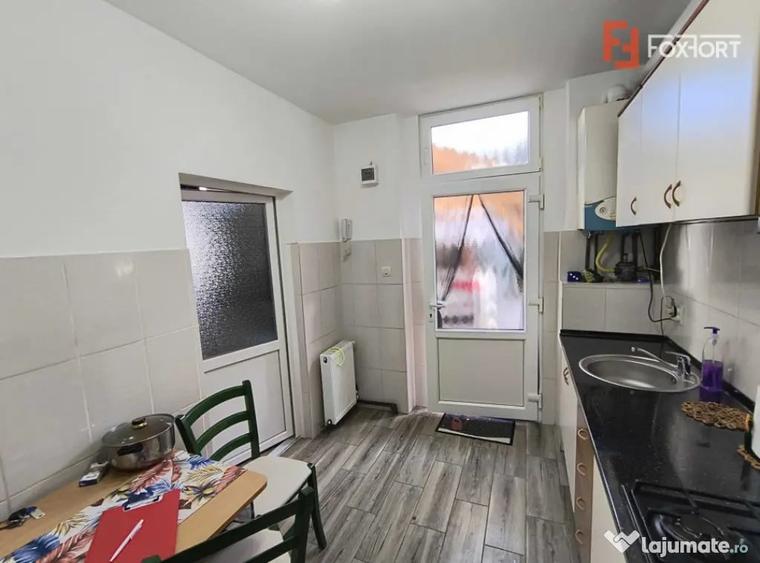 Apartament cu 2 camere nedecomandat, mobilat în Iosefin