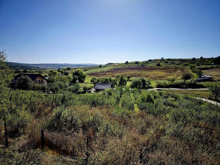 Casă cu 5 camere cu Teren 538 Mp în Bârnova