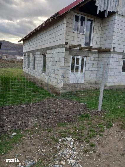 Casă cu 3 camere cu Teren 800 Mp în Mărișelu