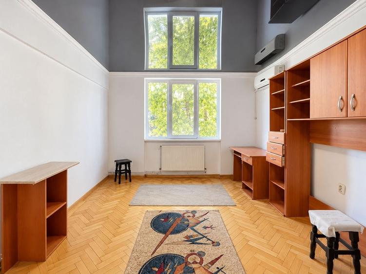 Apartament cu 2 camere semidecomandat, mobilat în Elisabetin
