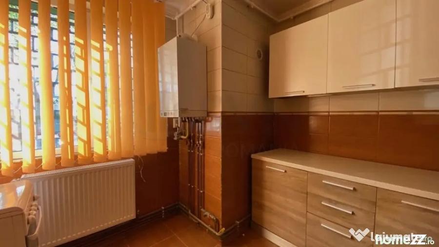 Apartament cu 3 camere semidecomandat în Chibrit