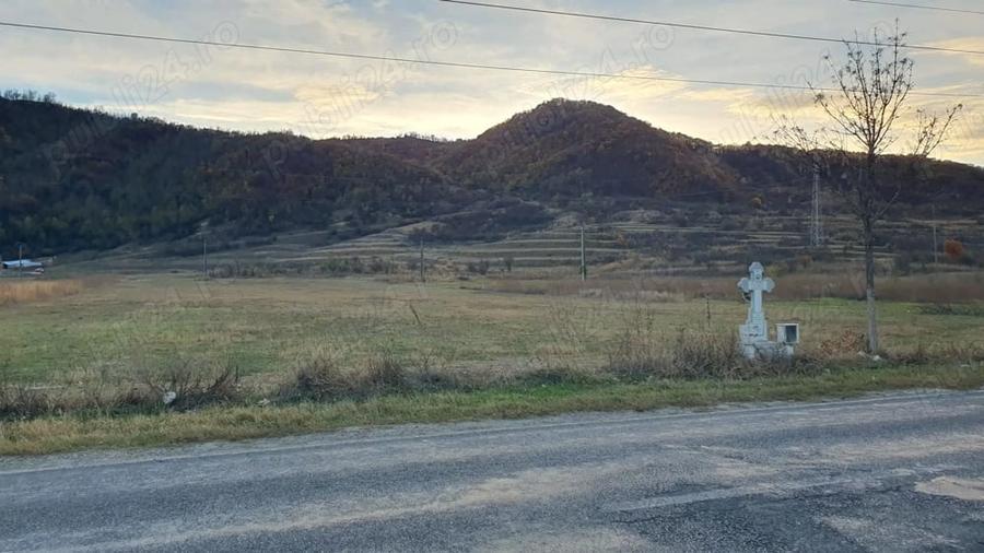 Teren de 10000 mp, în Cândești