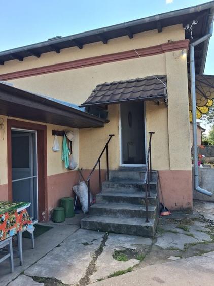 Casă cu 3 camere în Coșoveni