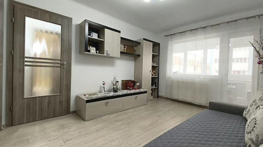 Apartament cu 2 camere decomandat în 22 Decembrie