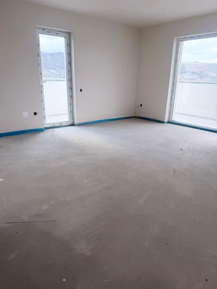 Apartament cu 3 camere semidecomandat în Florești — fotografia 3