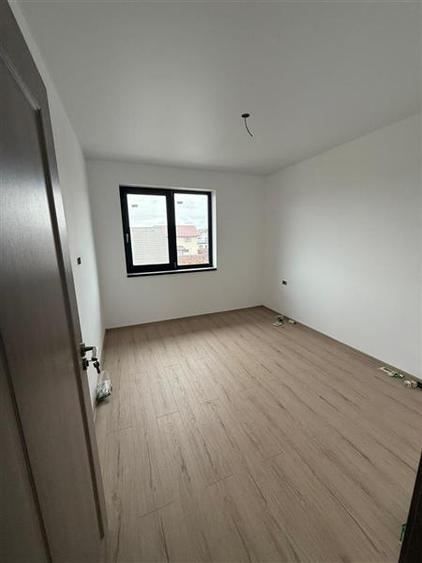 Duplex cu 4 camere cu Teren 250 Mp în Tărlungeni