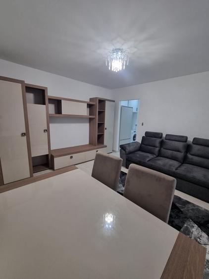 Apartament cu 2 camere decomandat în Exterior Vest